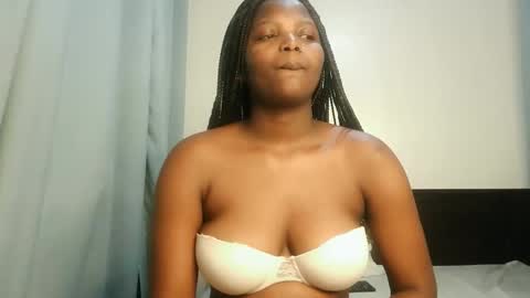 Snapshot of kinky_lola1 chatting on November 2025 06:45:02 PM Lola online show from November 2025 06:45:02 PM