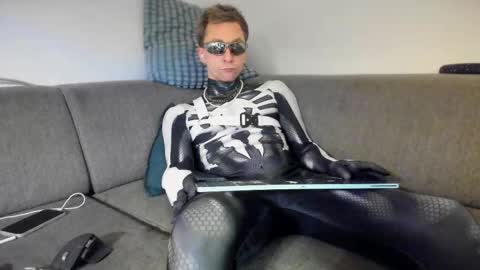 kinky_spidey online show from November 2025 01:57:01 PM