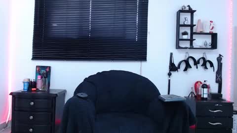 Snapshot of kinkyallisonsub chatting on February 2025 02:48:02 PM Allison Diego online show from February 2025 02:48:02 PM