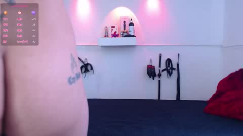 Snapshot of kinkyallisonsub chatting on September 2025 05:38:01 PM Allison Diego online show from September 2025 05:38:01 PM