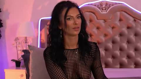 Snapshot of kinkyamelie chatting on November 2025 06:18:01 PM kinkyamelie online show from November 2025 06:18:01 PM