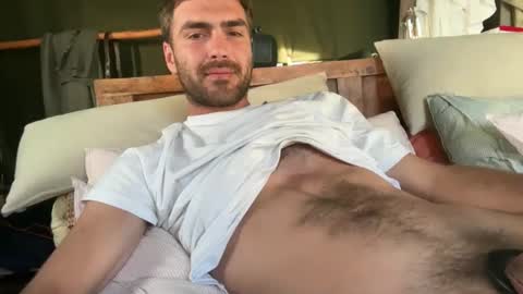 M online show from November 2025 03:01:02 PM