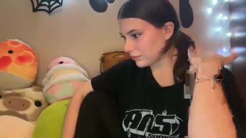 Snapshot of kinkycreative chatting on November 2025 11:26:01 PM kinkycreative online show from November 2025 11:26:01 PM