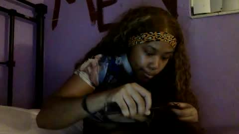 Snapshot of kinkykittee chatting on February 2026 05:06:01 AM Bunniii online show from February 2026 05:06:01 AM