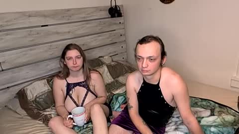 kinkyqueenandpet95 online show from February 2025 04:25:02 AM