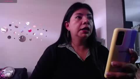 Snapshot of kinkyy_mom chatting on June 2026 05:03:04 PM kinkyy_mom online show from June 2026 05:03:04 PM