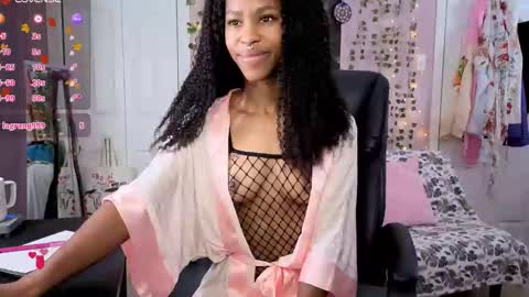 Snapshot of kira21_13 chatting on November 2025 08:35:02 PM Kira21 13 online show from November 2025 08:35:02 PM