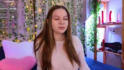 Snapshot of kira_briis chatting on May 2026 06:37:01 PM Kira Briis online show from May 2026 06:37:01 PM