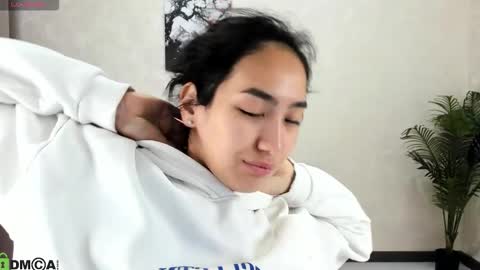 Aura online show from October 2025 03:26:01 AM