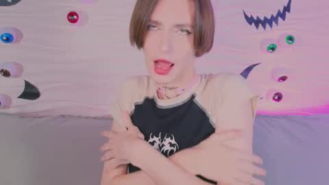 Snapshot of kira_long chatting on October 2025 05:08:01 AM MADI online show from October 2025 05:08:01 AM