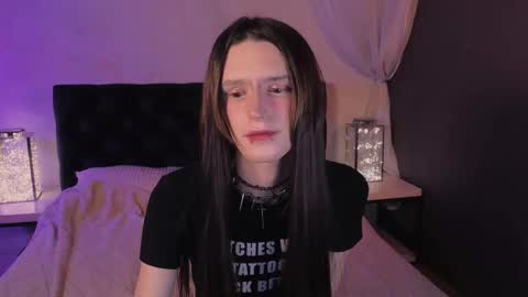 Snapshot of kira_long chatting on January 2026 05:22:02 AM MADI online show from January 2026 05:22:02 AM