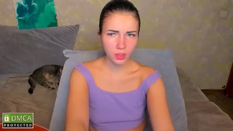 Kira  online show from November 2025 06:54:01 PM