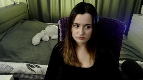 Snapshot of kira_yammy chatting on December 2024 01:36:02 AM Kira follow me online show from December 2024 01:36:02 AM