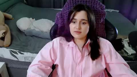 Snapshot of kira_yammy chatting on February 2025 04:47:02 AM Kira follow me online show from February 2025 04:47:02 AM