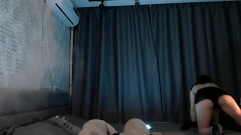 Snapshot of kira_yammy chatting on November 2025 11:15:01 PM Kira follow me online show from November 2025 11:15:01 PM