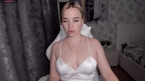 kirakrox online show from October 2025 06:40:01 PM