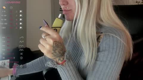 Kira online show from November 2025 01:55:01 AM