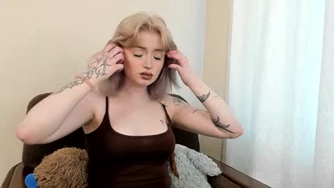 Snapshot of kirameowcam chatting on May 2026 06:43:01 AM kirameowcam online show from May 2026 06:43:01 AM