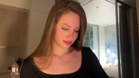 Kira online show from March 2026 06:59:02 PM