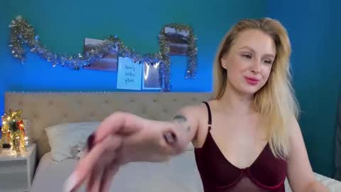 Kira online show from December 2025 12:51:01 AM