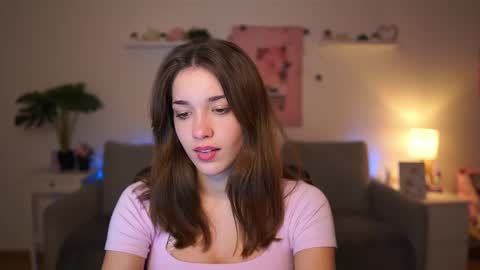 Sisi online show from December 2025 07:19:02 PM