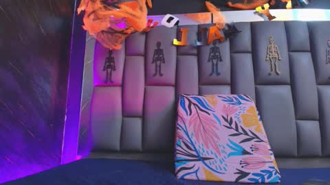 BELLA FLAME online show from November 2025 07:38:01 PM