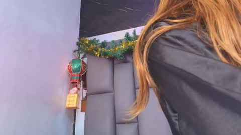 BELLA FLAME online show from December 2025 07:12:02 PM