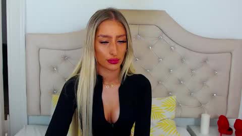 Snapshot of kissnatalie chatting on November 2025 10:14:01 AM Natalie online show from November 2025 10:14:01 AM