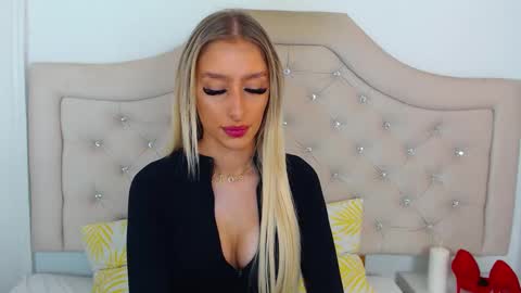 Snapshot of kissnatalie chatting on November 2025 09:52:01 AM Natalie online show from November 2025 09:52:01 AM