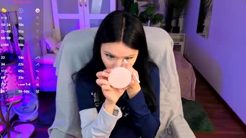 Snapshot of kittenlolla chatting on April 2026 06:27:01 AM Lolla online show from April 2026 06:27:01 AM