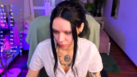 Snapshot of kittenlolla chatting on April 2026 05:44:02 AM Lolla online show from April 2026 05:44:02 AM