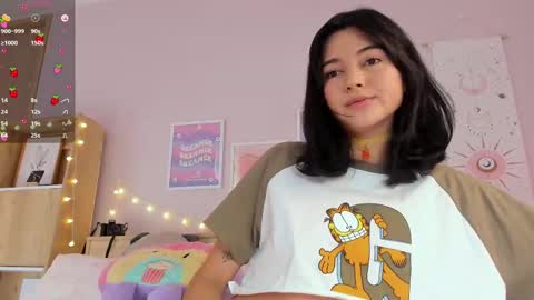 Snapshot of kittenmoon_ chatting on October 2025 04:59:02 PM online show from October 2025 04:59:02 PM