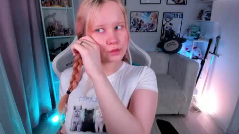 Snapshot of kittenxoann chatting on April 2026 05:43:01 PM kittenxoann online show from April 2026 05:43:01 PM