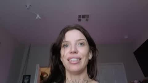 kittjones33 online show from November 2025 11:58:01 PM