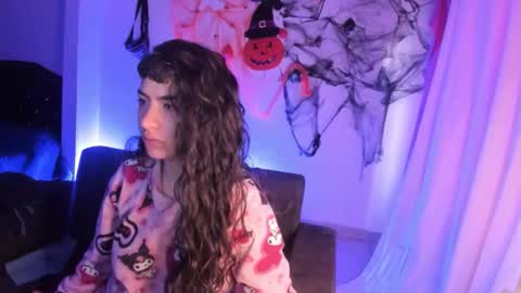 kitty__chs online show from November 2025 10:59:01 AM