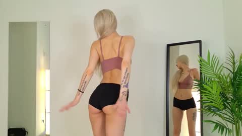 kitty__katty_ online show from January 2026 09:53:02 PM