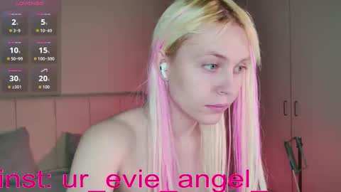 Evelyn online show from March 2026 03:05:04 PM