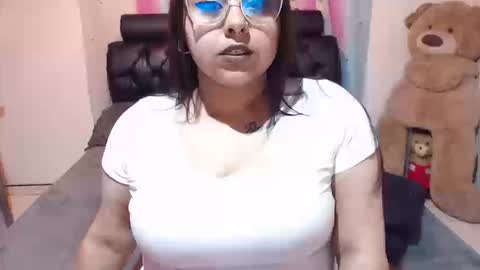 Snapshot of kitty_eyes chatting on September 2025 11:07:01 PM kitty online show from September 2025 11:07:01 PM