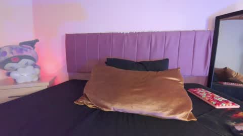 Snapshot of kitty_kryss chatting on September 2025 02:44:01 PM kitty_kryss online show from September 2025 02:44:01 PM