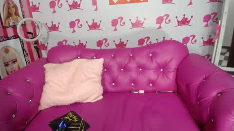 Snapshot of kitty_pervertedx chatting on February 2025 05:37:01 AM kitty online show from February 2025 05:37:01 AM