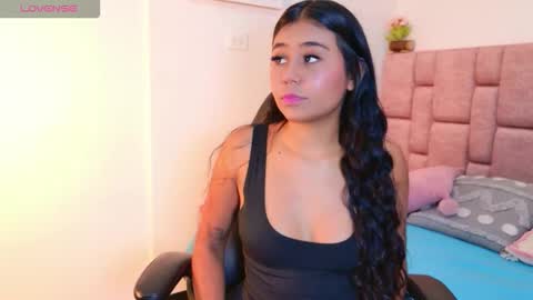 Snapshot of kitty_rose__ chatting on November 2025 07:14:01 PM Kitty Rose online show from November 2025 07:14:01 PM