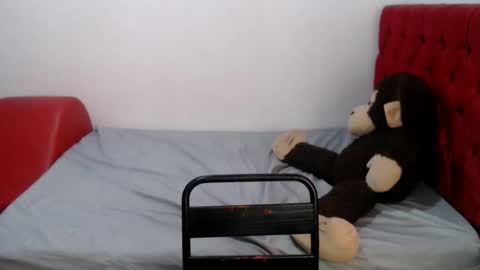 Snapshot of kitty_squirt28 chatting on February 2026 09:37:02 PM kitty_squirt28 online show from February 2026 09:37:02 PM