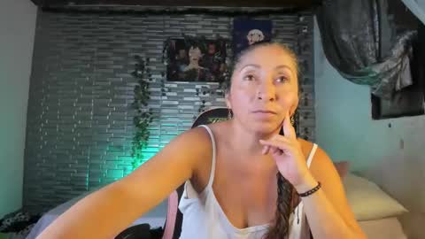 violet online show from October 2025 03:29:01 AM