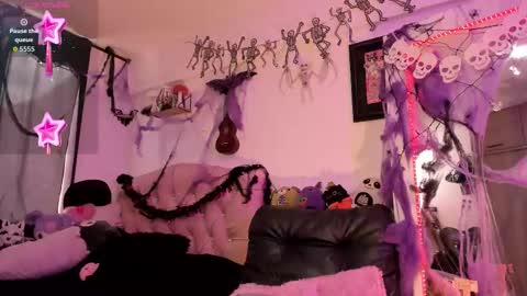 Snapshot of kittygoth_ chatting on October 2025 05:09:02 PM Kitty Goth  online show from October 2025 05:09:02 PM
