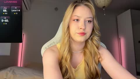 Snapshot of kittyloffe chatting on April 2026 03:19:01 AM Monika online show from April 2026 03:19:01 AM