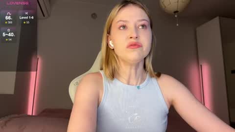 Snapshot of kittyloffe chatting on April 2026 01:03:01 AM Monika online show from April 2026 01:03:01 AM