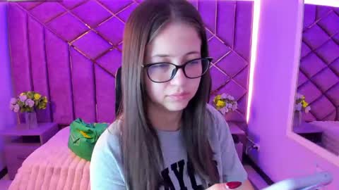 Snapshot of kittypinky01 chatting on May 2026 02:47:02 PM Sarah online show from May 2026 02:47:02 PM