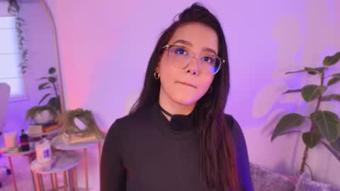 Sophie online show from November 2025 09:57:02 PM