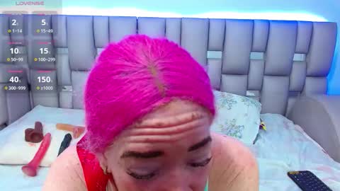 kittywhiteass online show from December 2025 07:17:01 AM