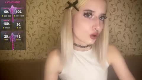 Snapshot of kittywithu chatting on October 2025 05:24:02 PM kittywithu online show from October 2025 05:24:02 PM